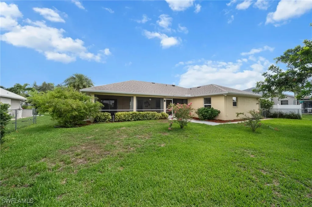 1402 SE 1st Terrace Cape Coral FL 33990