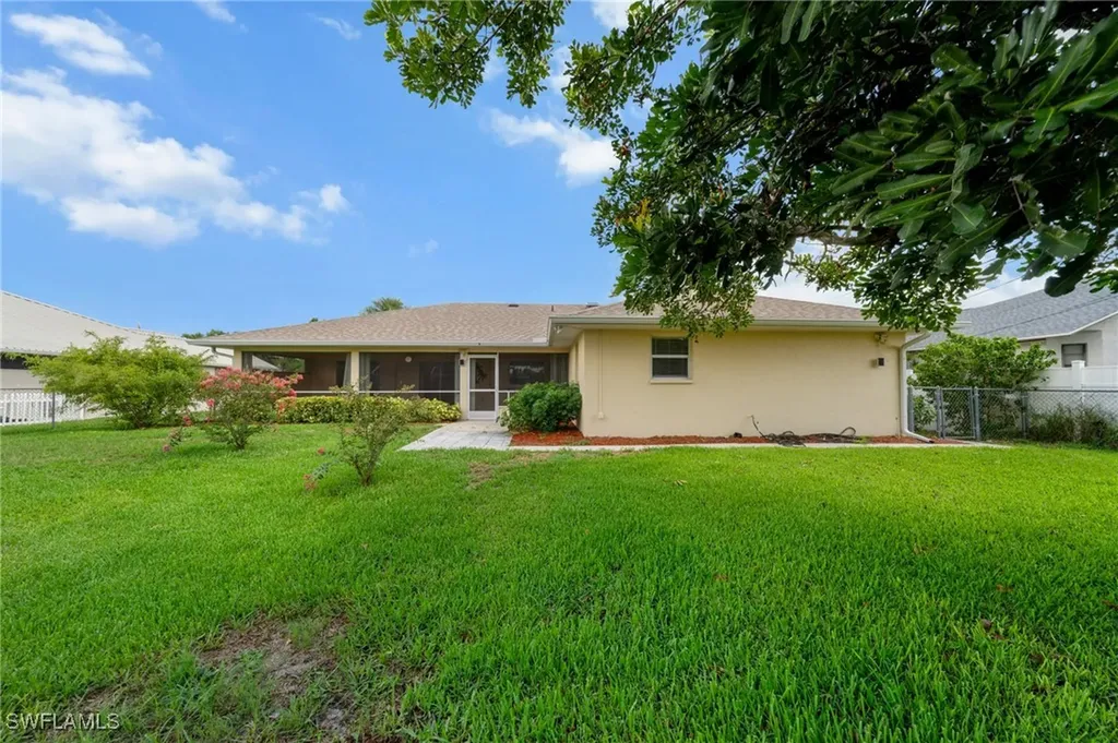 1402 SE 1st Terrace Cape Coral FL 33990