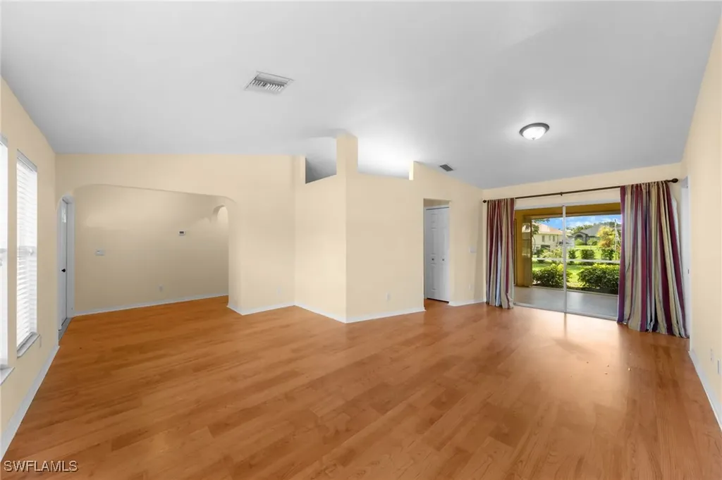 1402 SE 1st Terrace Cape Coral FL 33990