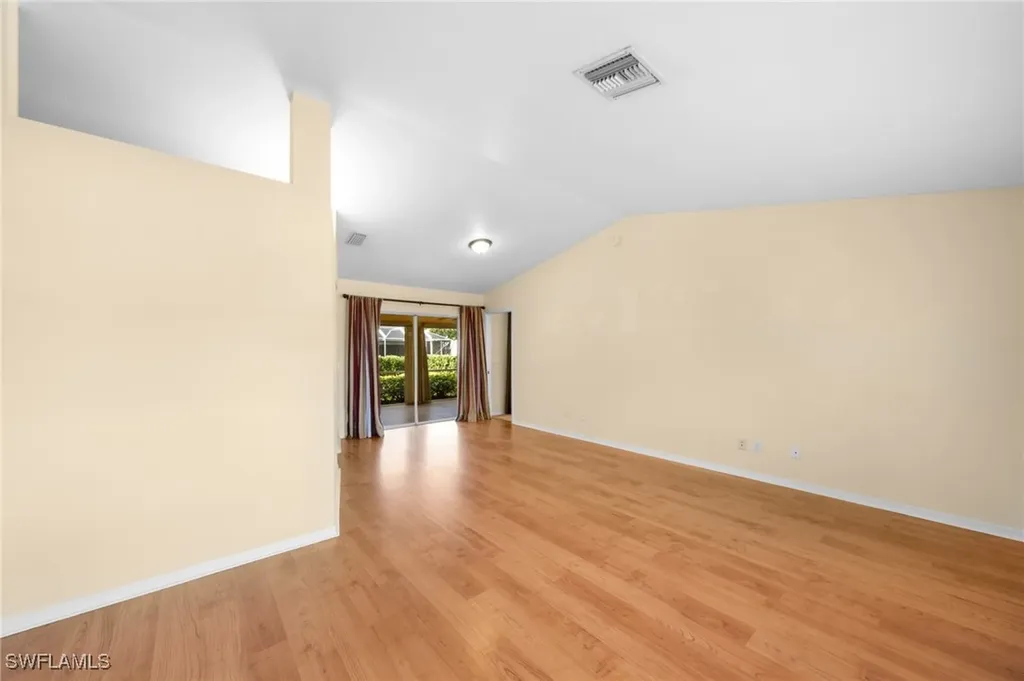 1402 SE 1st Terrace Cape Coral FL 33990
