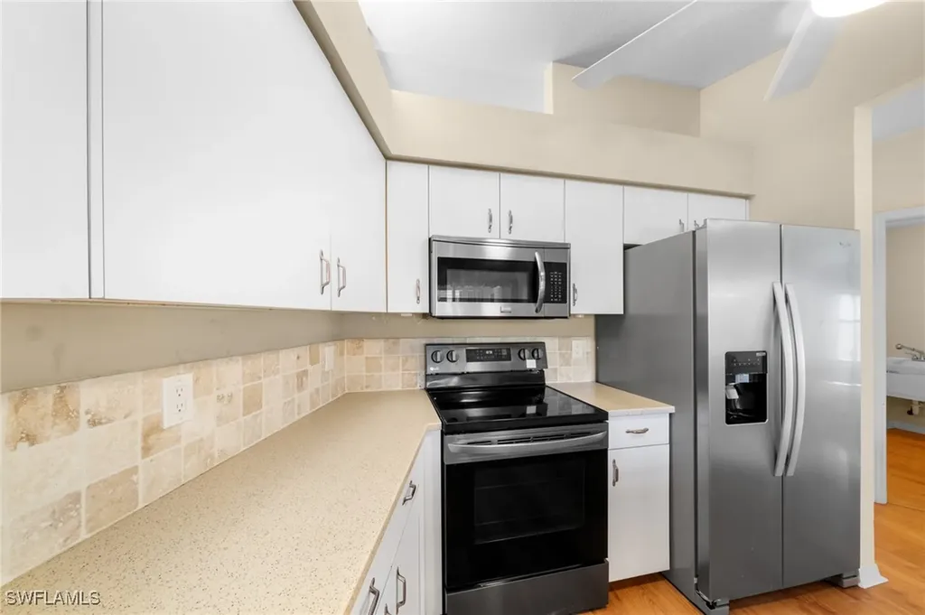 1402 SE 1st Terrace Cape Coral FL 33990