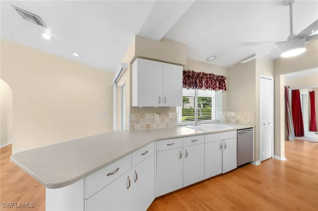 1402 SE 1st Terrace Cape Coral FL 33990