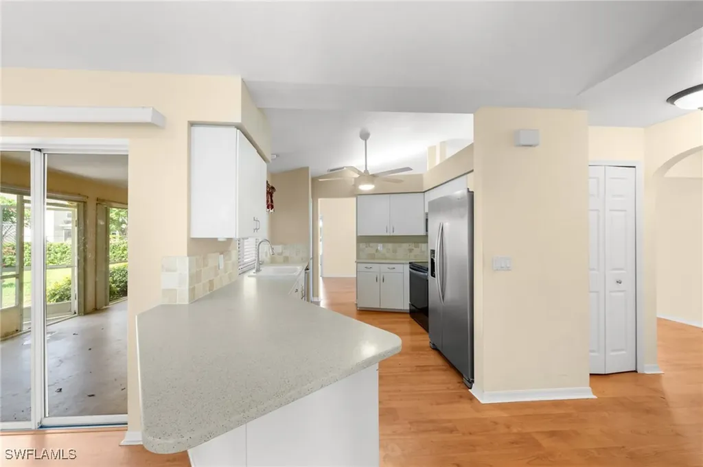 1402 SE 1st Terrace Cape Coral FL 33990