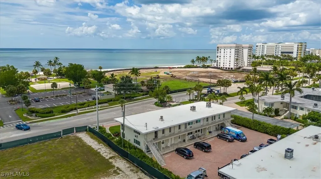 1550 Gulf Shore Boulevard N Naples FL 34102