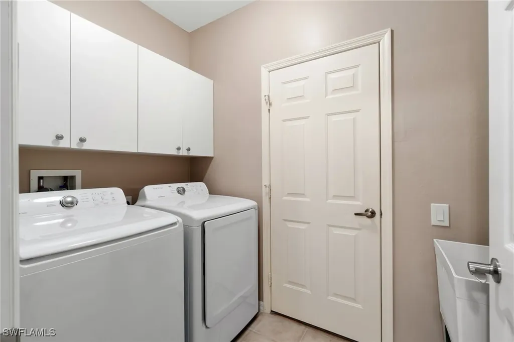 1000 L Ambiance Circle Naples FL 34108