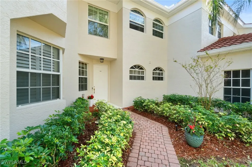 1000 L Ambiance Circle Naples FL 34108