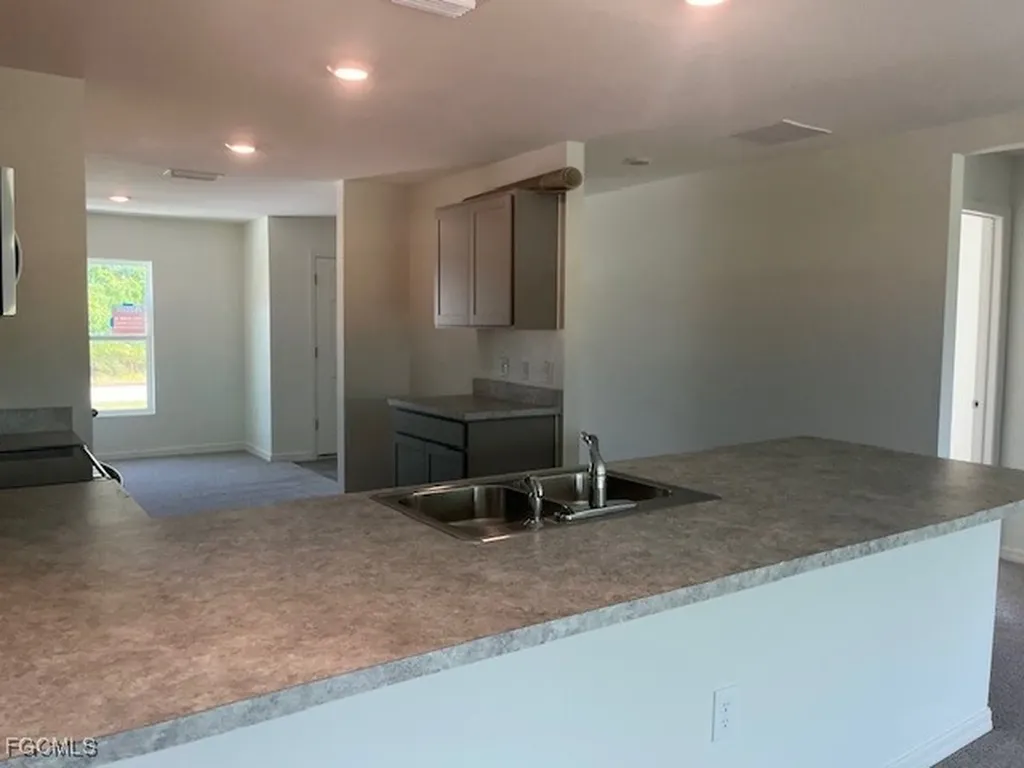 3732 NE 15th Place Cape Coral FL 33909