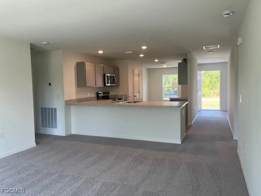 3732 NE 15th Place Cape Coral FL 33909
