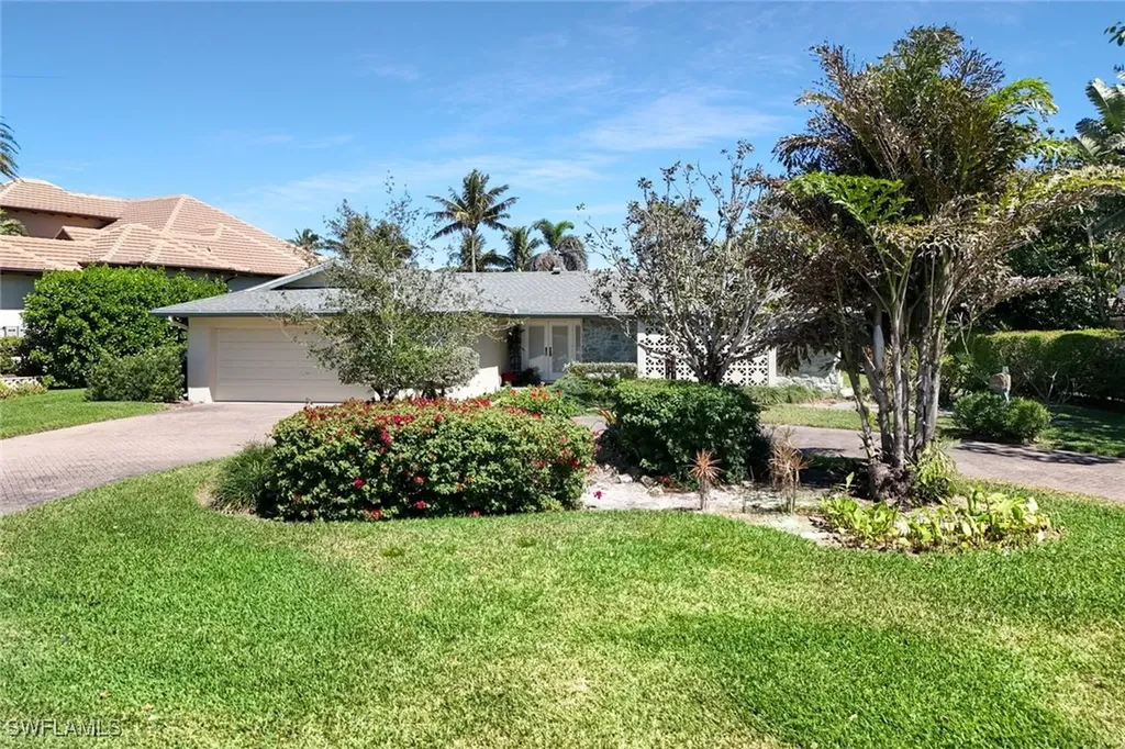 645 Bougainvillea Road Naples FL 34102