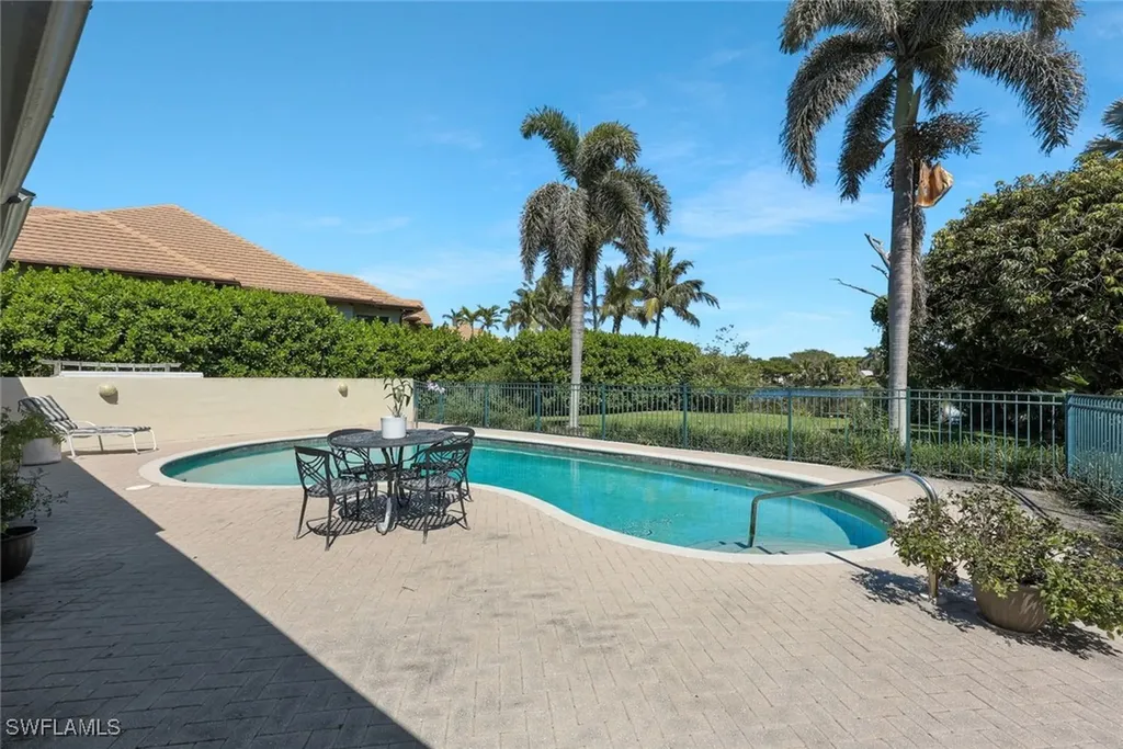 645 Bougainvillea Road Naples FL 34102