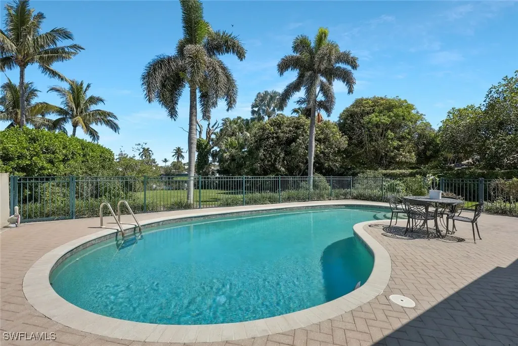 645 Bougainvillea Road Naples FL 34102