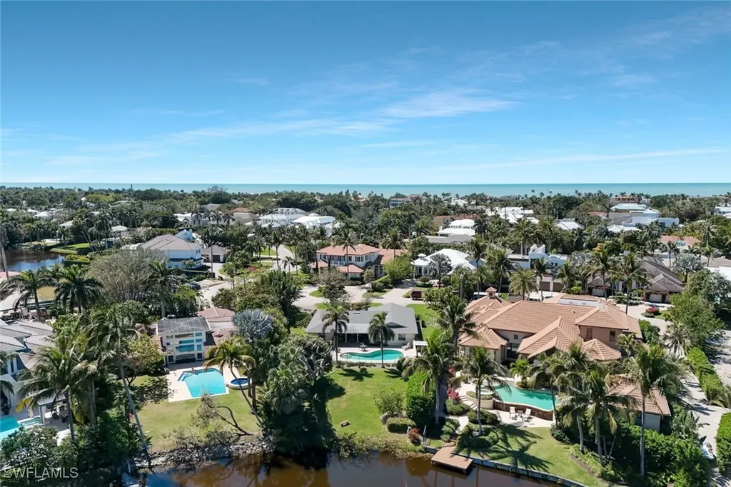 645 Bougainvillea Road Naples FL 34102