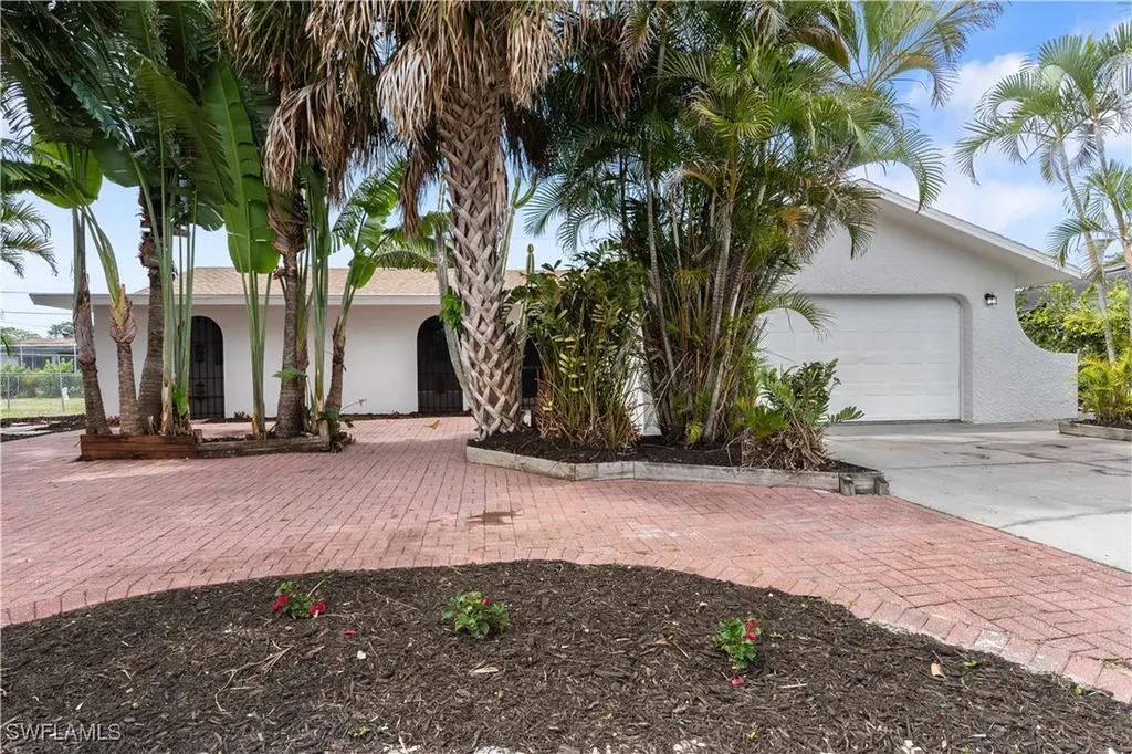8925 Dorchester Street Fort Myers FL 33907