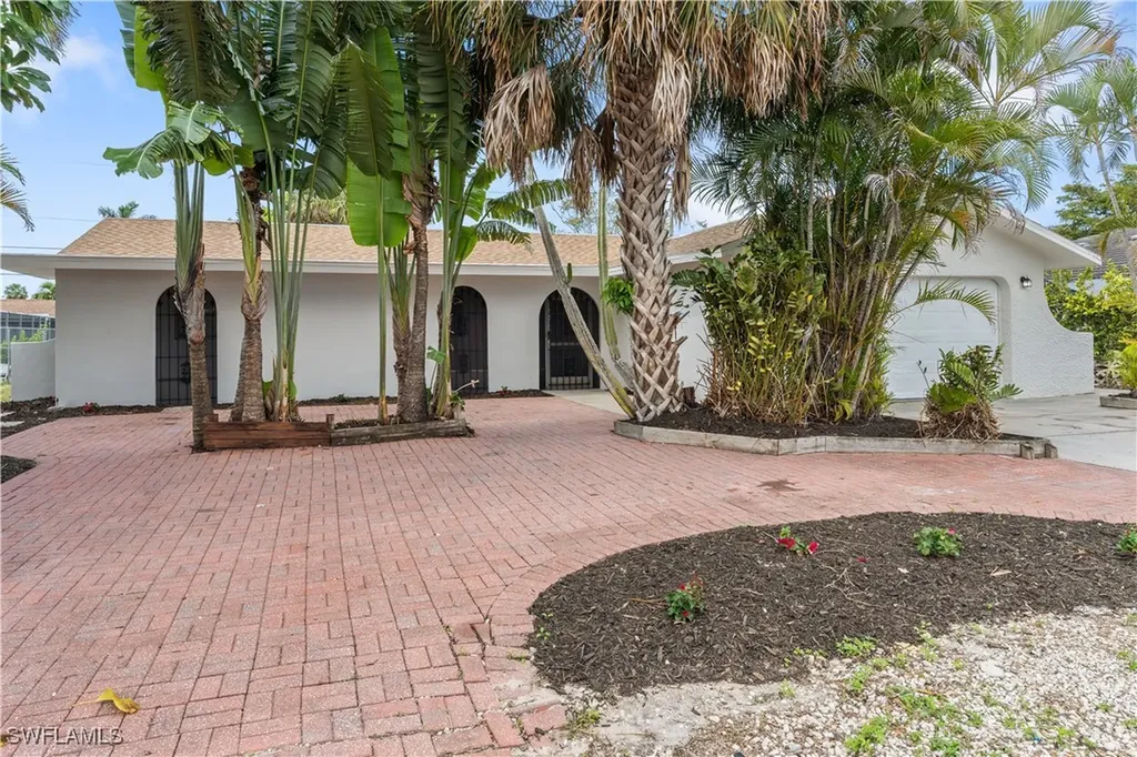 8925 Dorchester Street Fort Myers FL 33907
