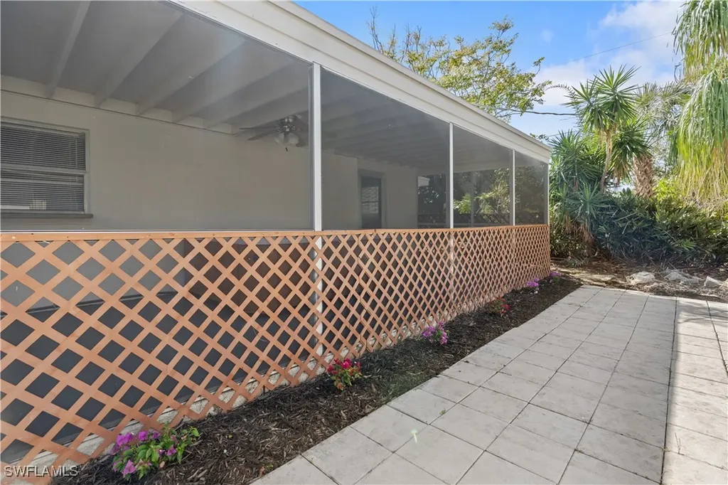 8925 Dorchester Street Fort Myers FL 33907