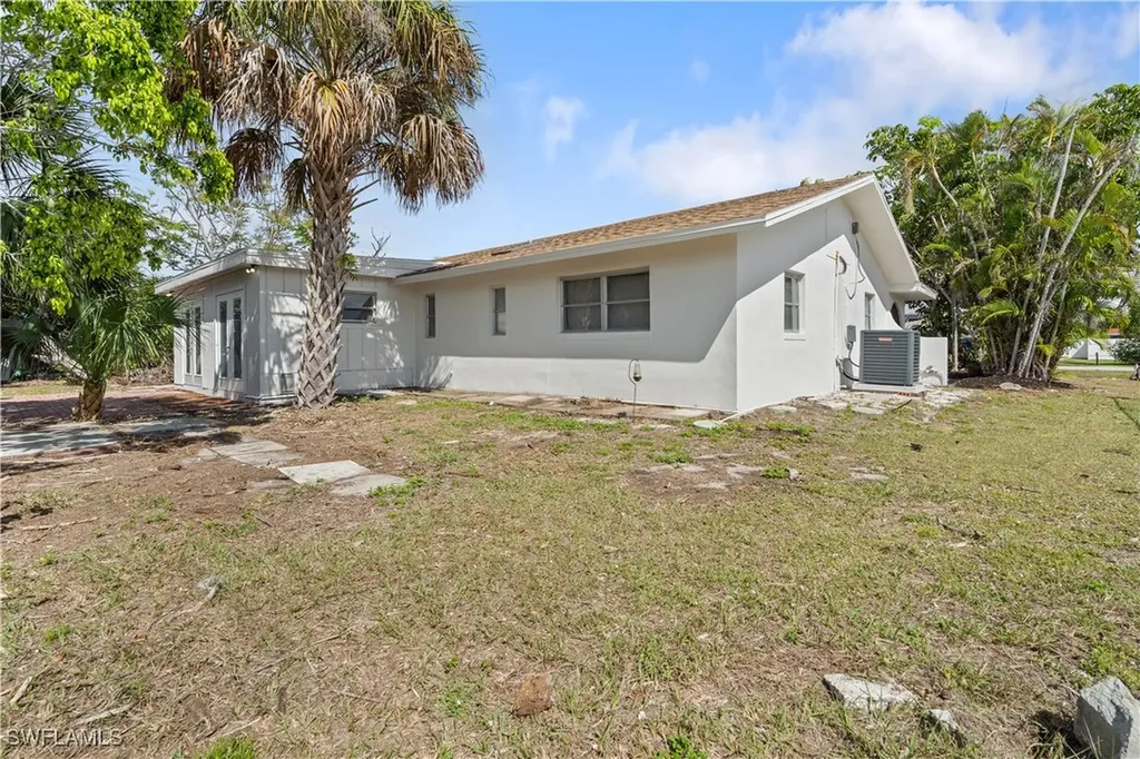 8925 Dorchester Street Fort Myers FL 33907