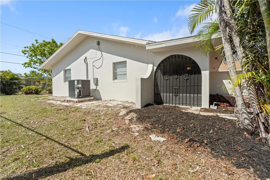 8925 Dorchester Street Fort Myers FL 33907