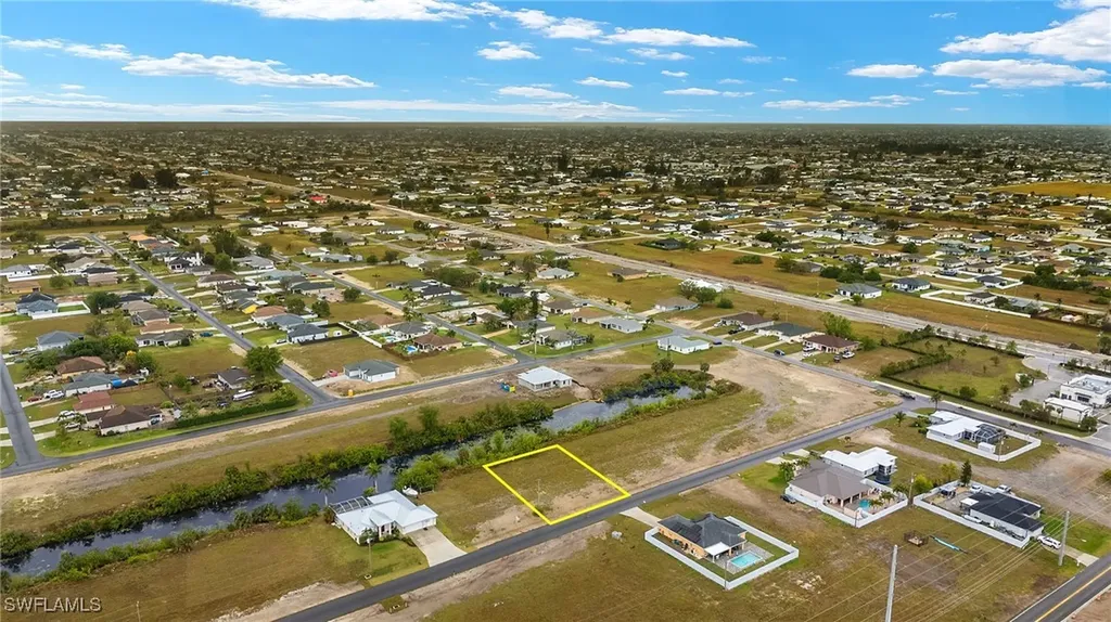 910 NE 23rd Terrace Cape Coral FL 33909