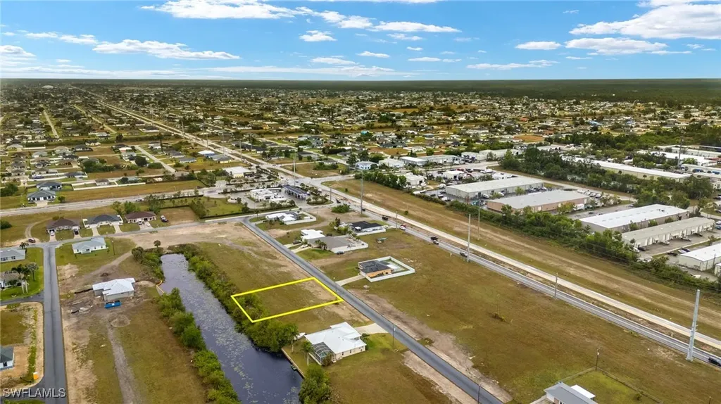 910 NE 23rd Terrace Cape Coral FL 33909