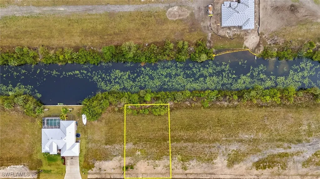 910 NE 23rd Terrace Cape Coral FL 33909