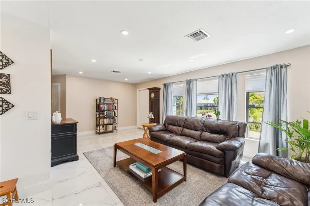 401 SE 14th Terrace Cape Coral FL 33990