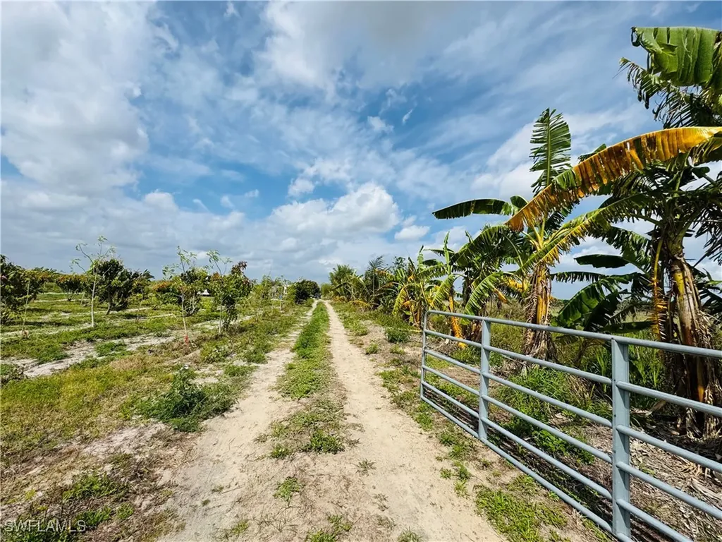 4276 2nd Road Labelle FL 33935