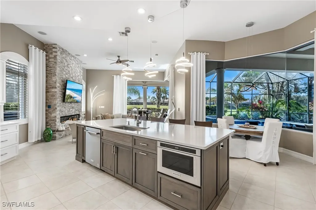 8910 Shenendoah Circle Naples FL 34113