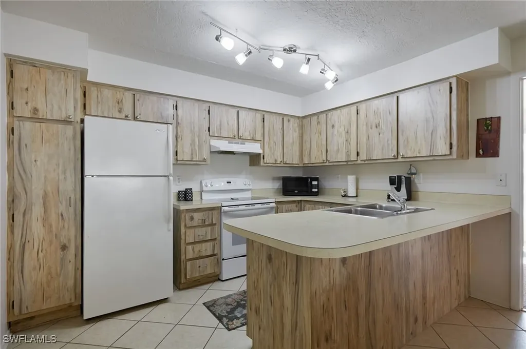 1100 Pondella Road Cape Coral FL 33909