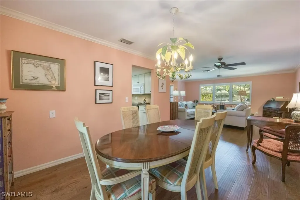 587 Parkwood Lane Naples FL 34103