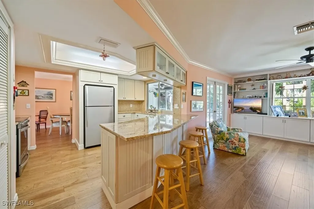 587 Parkwood Lane Naples FL 34103