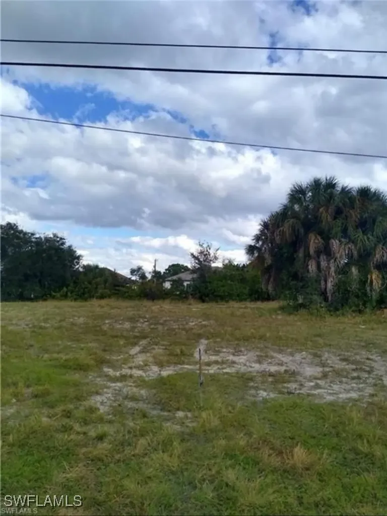 400 NW 9th Street Cape Coral FL 33993