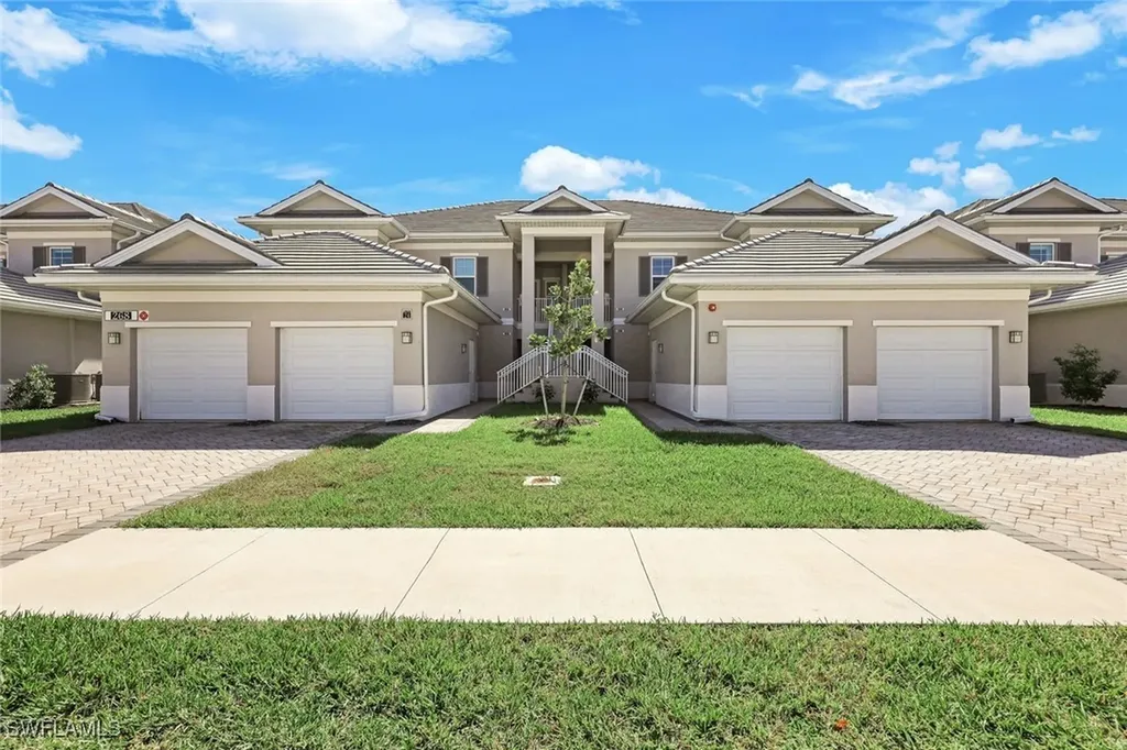 262 Indies Drive E Naples FL 34114