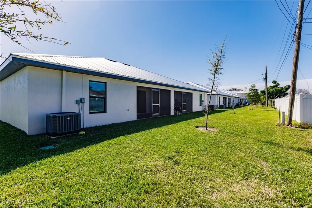 3429 SW 17th Place Cape Coral FL 33914