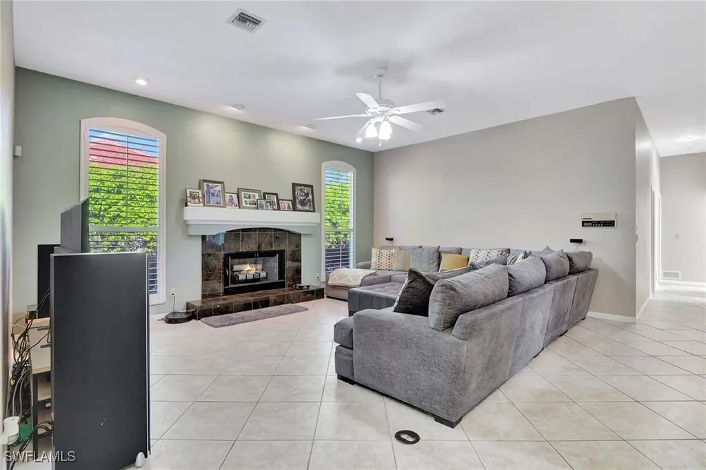 2024 Imperial Circle Naples FL 34110