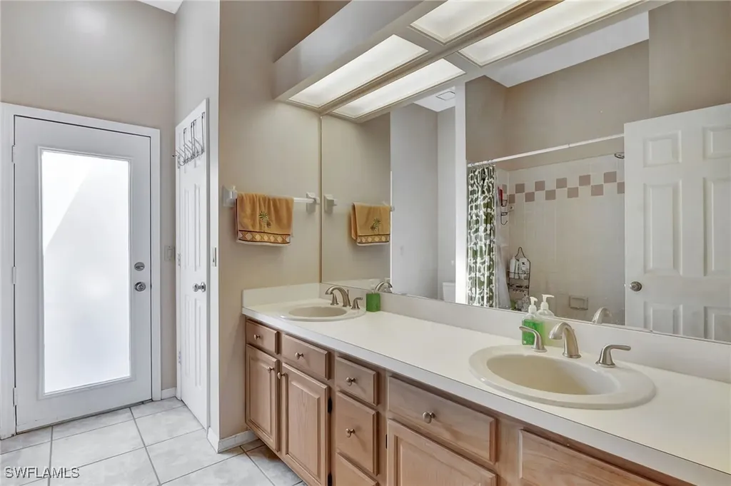 2024 Imperial Circle Naples FL 34110