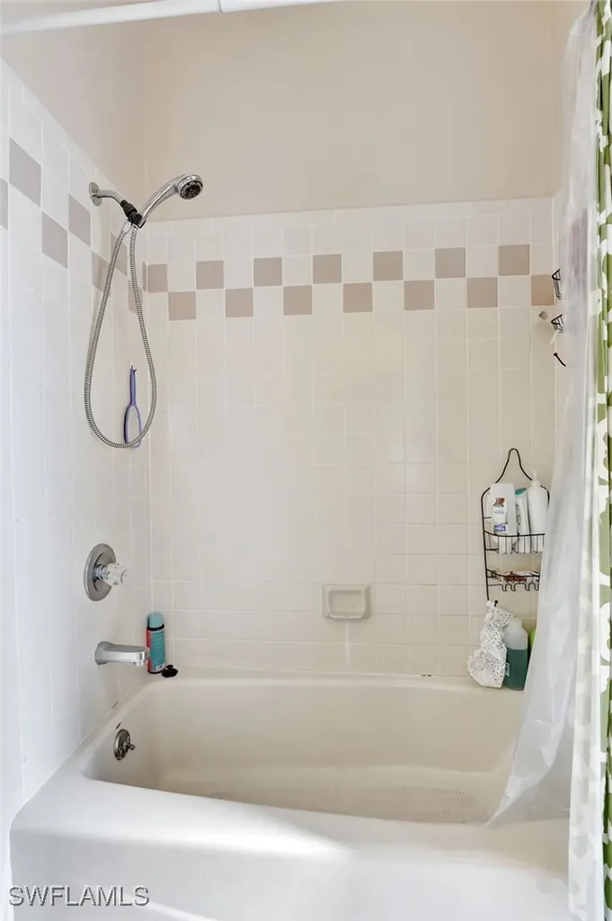 2024 Imperial Circle Naples FL 34110