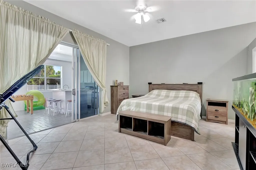 2024 Imperial Circle Naples FL 34110