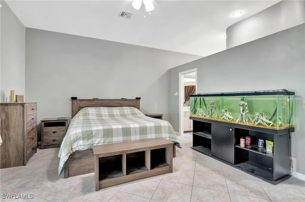 2024 Imperial Circle Naples FL 34110