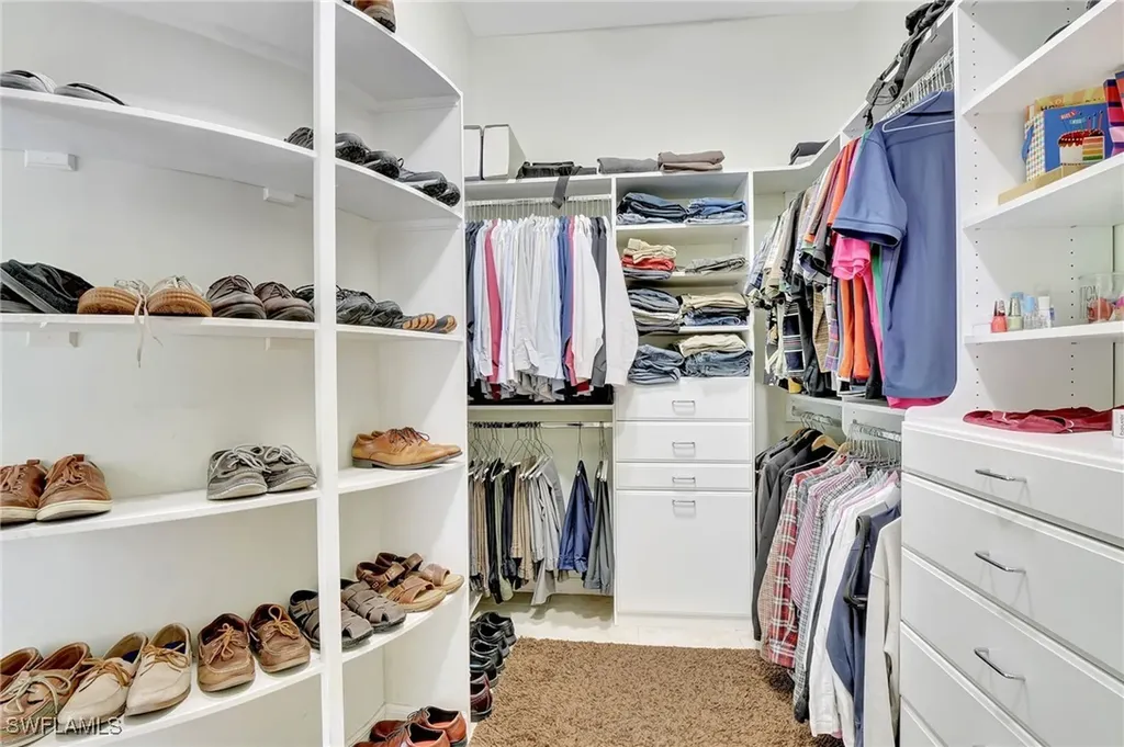 2024 Imperial Circle Naples FL 34110