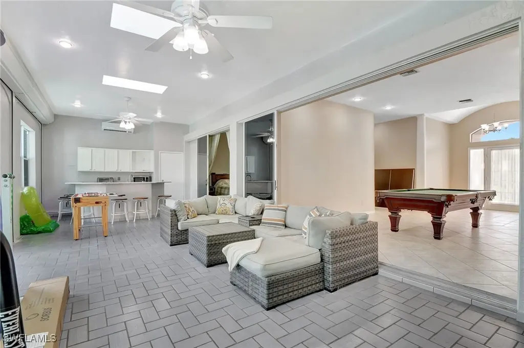 2024 Imperial Circle Naples FL 34110