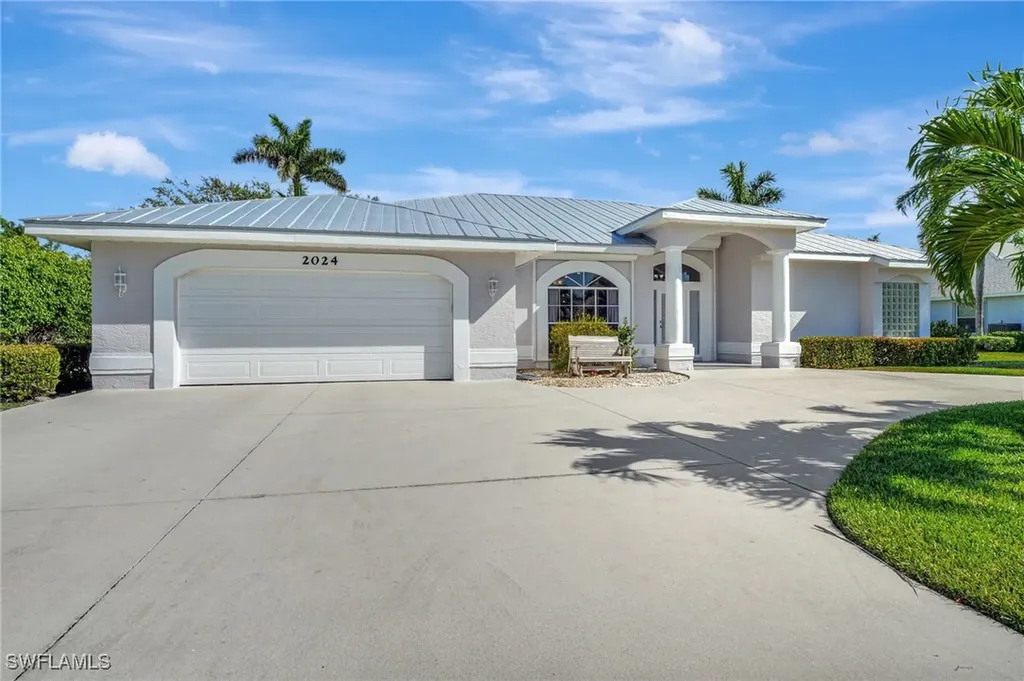2024 Imperial Circle Naples FL 34110