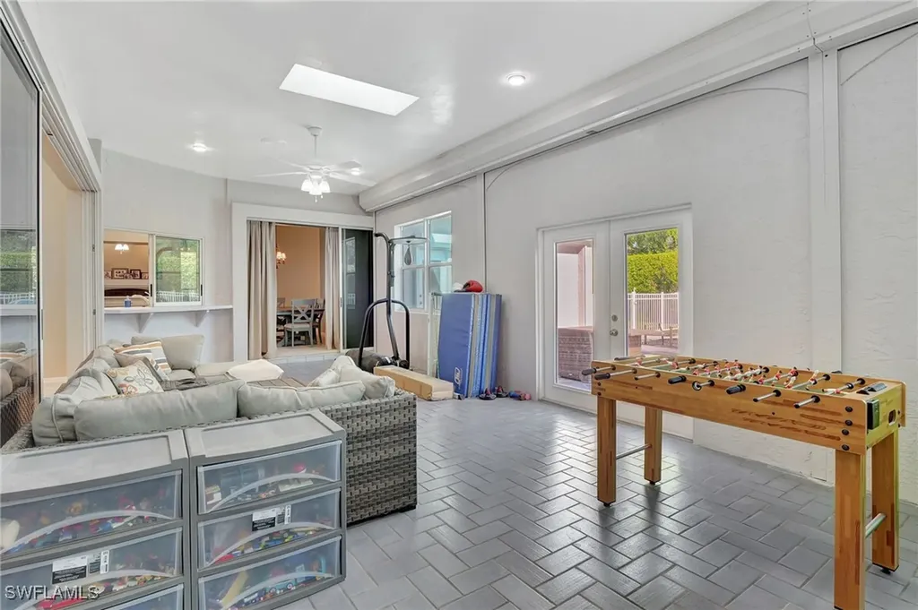 2024 Imperial Circle Naples FL 34110