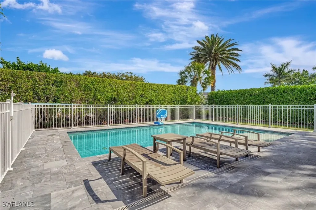 2024 Imperial Circle Naples FL 34110