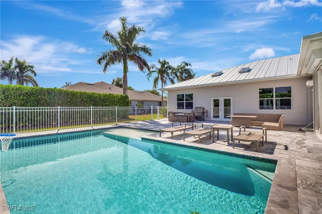 2024 Imperial Circle Naples FL 34110