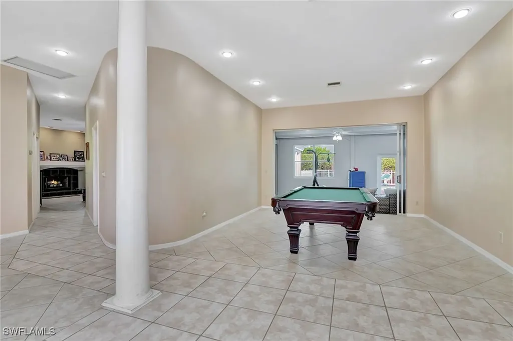 2024 Imperial Circle Naples FL 34110