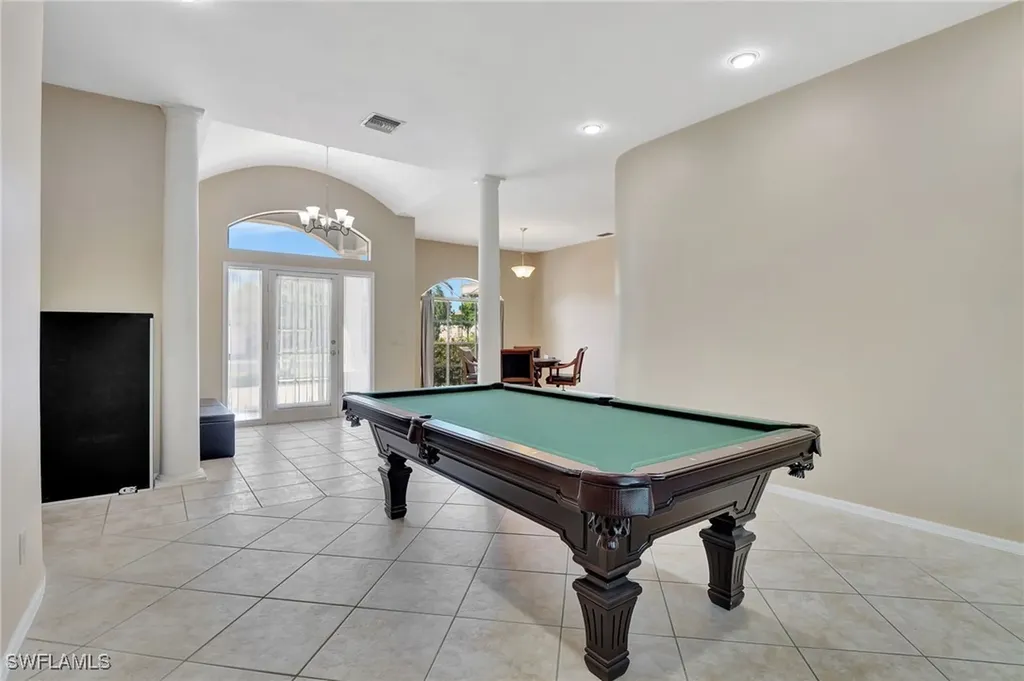 2024 Imperial Circle Naples FL 34110