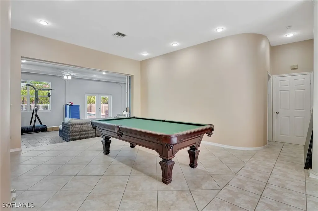 2024 Imperial Circle Naples FL 34110