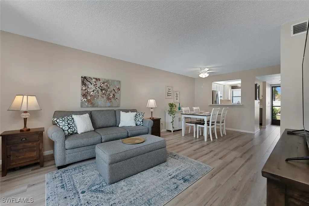 Naples FL, 4346 27TH Court SW, Unit 105