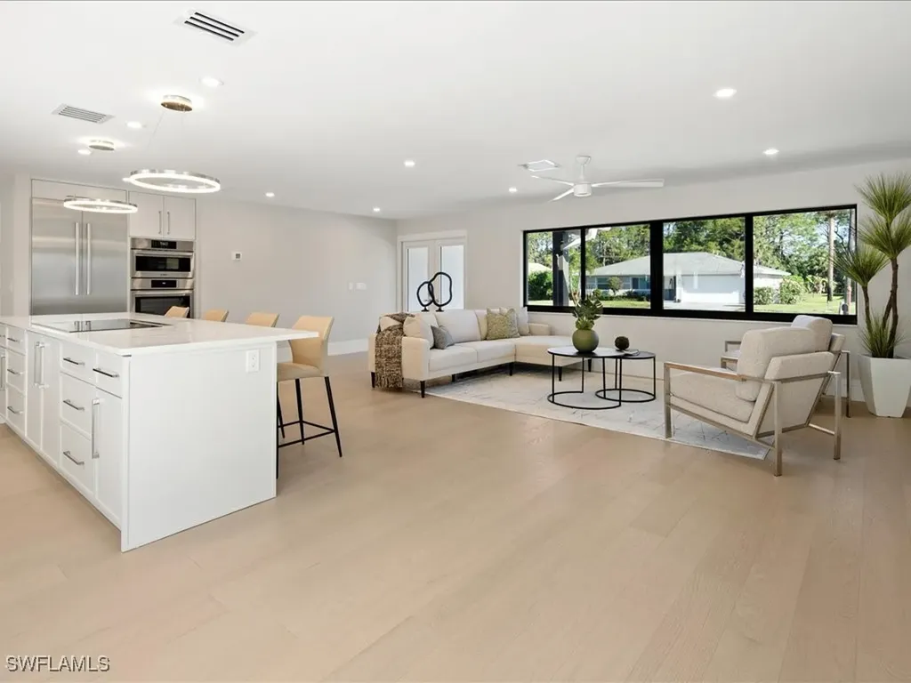 518 Cypress Way E Naples FL 34110