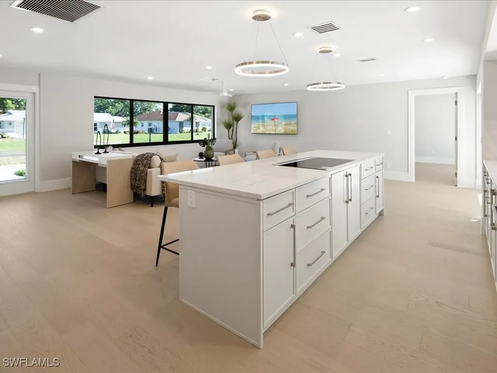 518 Cypress Way E Naples FL 34110